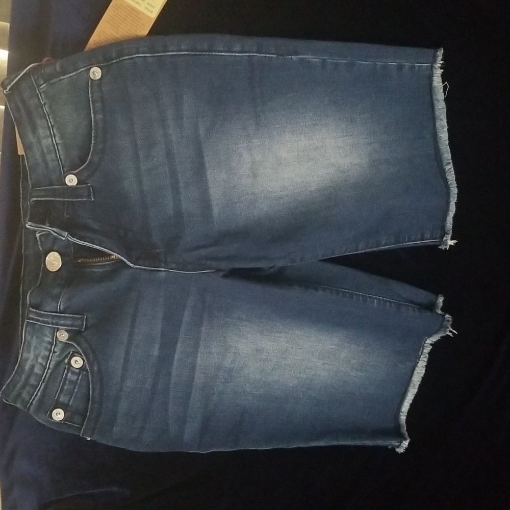 Blue short